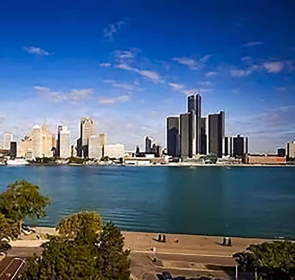 windsor waterfront, detroit skyline, things to do in windsor, attractions windsor