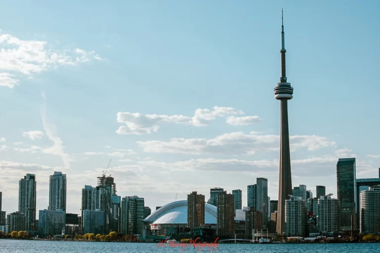 Starting in downtown Toronto, an autumn drive starts heads north to Collingwood (Blue Mountain).